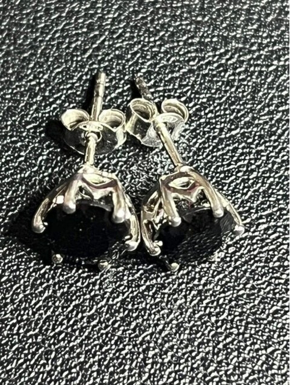 B7314 Black Onyx Stud Earrings Sterling Silver 925 GIE Round 6mm Solitaire